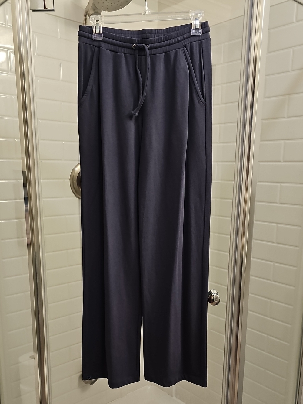 Barefoot Dreams Malibu Collection Luxe Lounge Wide-Leg Pant. Brand new.